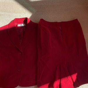 Tahari womens skirt suit